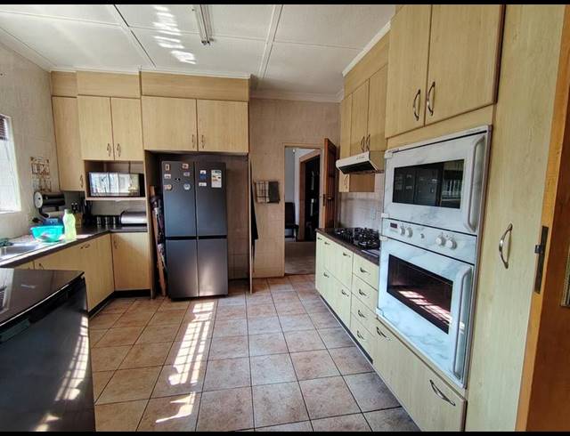 3 BEDROOM HOUSE FOR SALE IN DAWNVIEW
